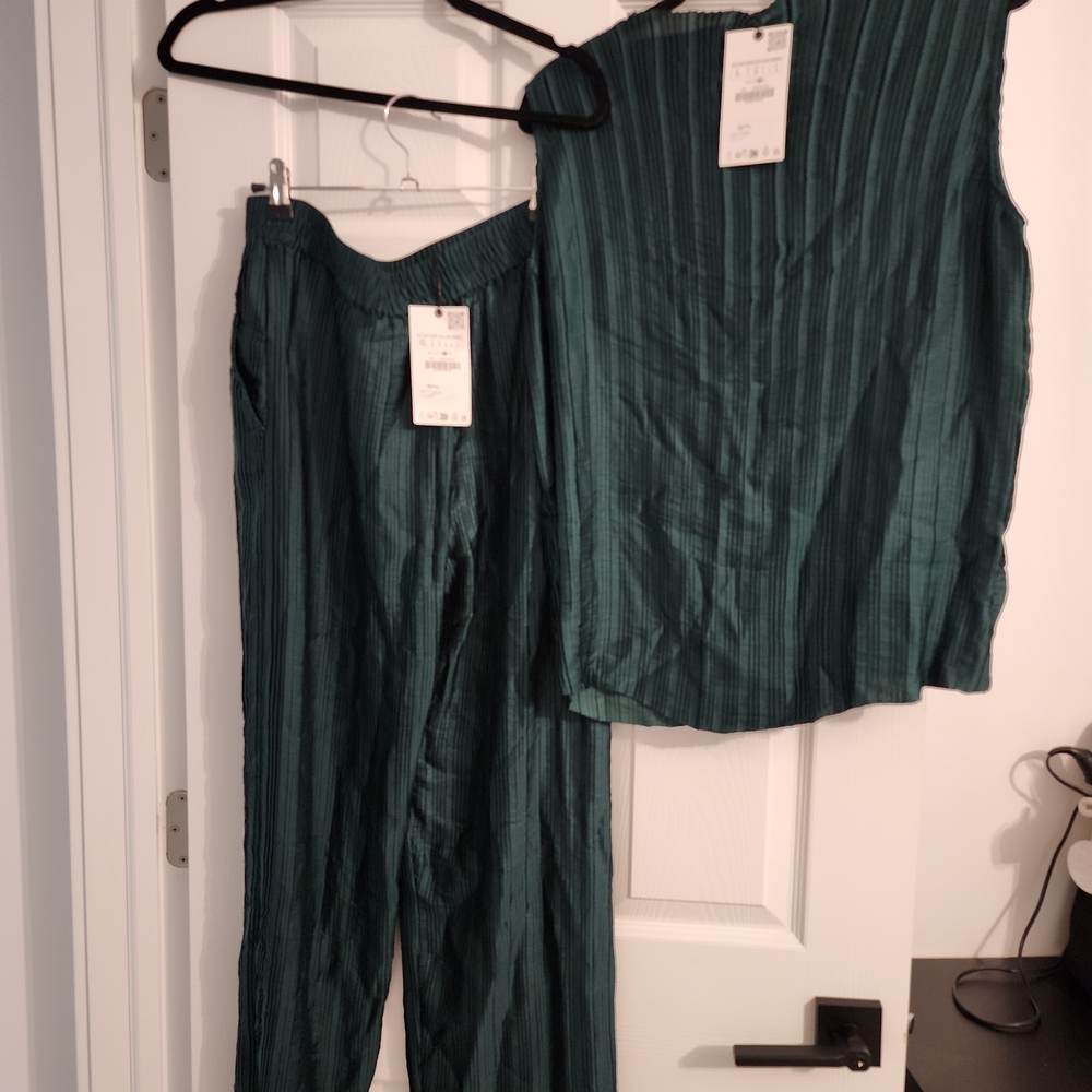 Elegant Green Women's Pants & Top Set